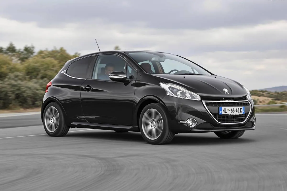 peugeot 208 défaut moteur faites reparer le vehicule